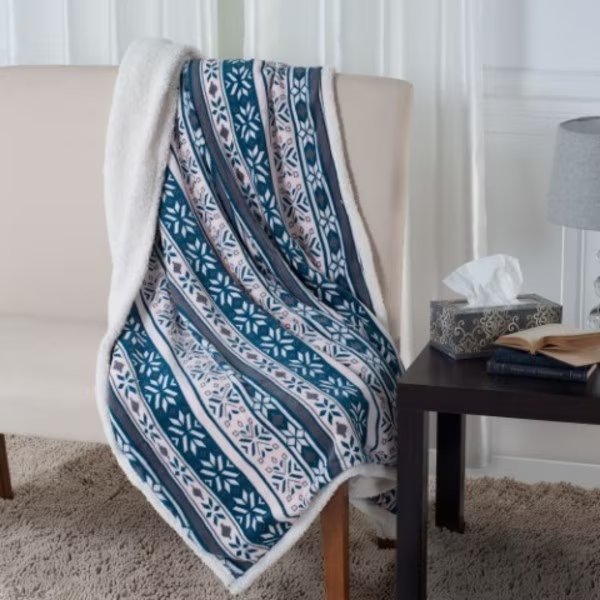 Hastings Home Fleece Sherpa Blanket Throw - Snowflakes, Hastings Home, Mfr#: 212149UOK